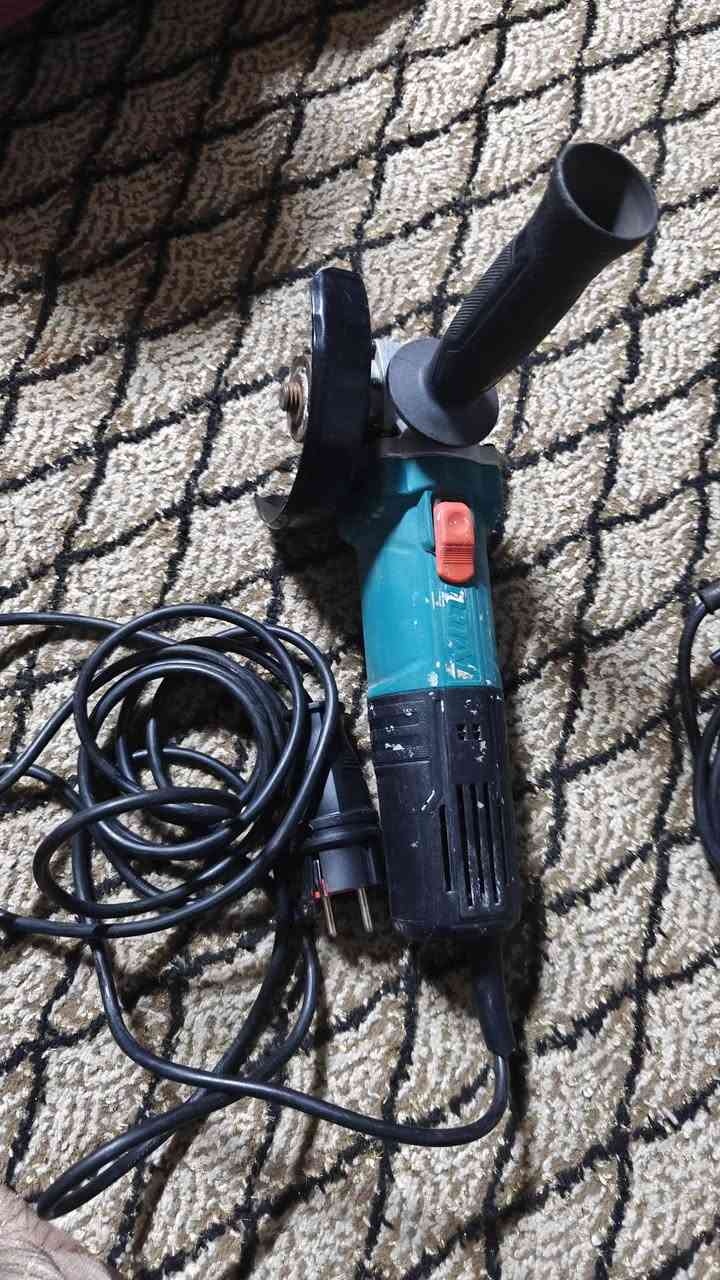 السلام عليكم للبيع
كوسره توتال الاصليه نظيفه استعمال قليل 
مزرف تازاكا نظيف حيل السعر كل قطعه ب 20


**إذا كنت صاحب هذا الإعلان وتريد حذفه لأي سبب، رجاءا أرسل رسالة إلى الدعم الفني**