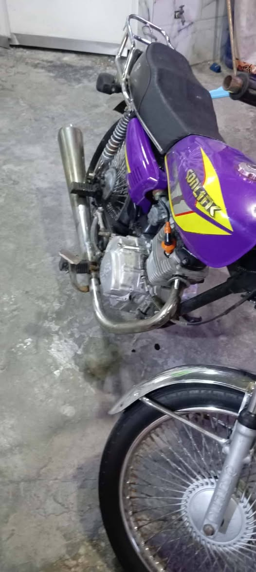 للبيع دراجه اربعه كير ايراني تعمير جديد دراجه موديل 21 اصولي منفيس اصلي وكارتونيه محرك مبدل ولفات ولاستيك ولف فقط بيه نواقص بيسطه تخم تاير جديد ظفيره بلاديه دراجه مامتعوبه وحلوه  مال بيت
السعر 425 وبيه مجال   والموشراي لايعلق ووينطي اسعار بكيفه حلا مسلم هذا والسوك كلشي بيه

الاتصال ***********  واسط قضاء الصويره
