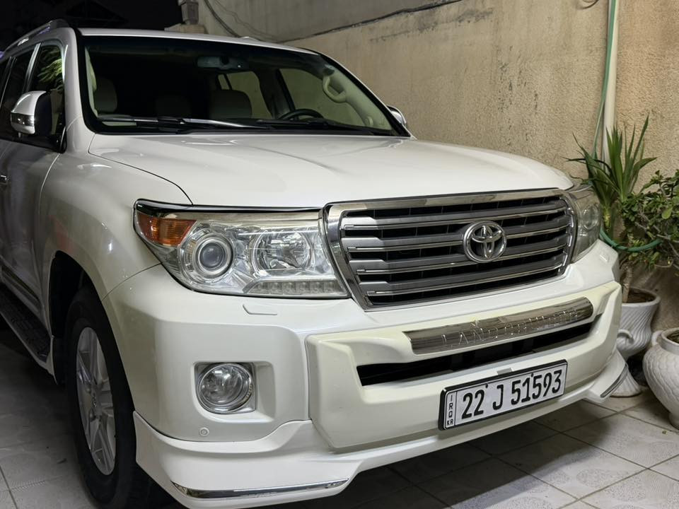 لاندكروز ٢٠١٣ ماشي ٢٠٤ الف كيلو  حقيقي مكينة ٨ سلندر موصفات vxr فول ١/١ سيارة حيل جديدة ما يريد دينار مصرف مكفولة من صبغ فقط بيها تعديل ٢ اصغار
 مكينة وكير شرط ما مفتوح سعر 400 يعني 4 شدات مكاني كركوك *********** خاص ما أجاوب إذا مو شراي لا تعلق
