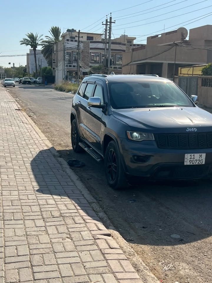 ا سلام وعليكم جيب موديل 2019 (LIMITED) وارد امريكي بدون حادث بامريكا وبدون صبغ سياره شبه كلين  السياره فول الفول ماعد الفتحه فور ويل رادار خزن ميموري كشنات جلد توقف ذاتي بيهة ٣قطع صبغ بدون دواخل وقطعتين كلير مكينه وكير برغي ممفتوح بيهة صدر وترايهة مال زيرو السعر ١٩٣وبيهة مجال بسيط حك الجيه سياره جاهزه ربع دينار متصرفلهة باسمي تحويل مباشر هزه وسنويه جديده مكان السياره خدمي مطار بغداد للاستفسار اكثر الاتصال على الرقم ***********
