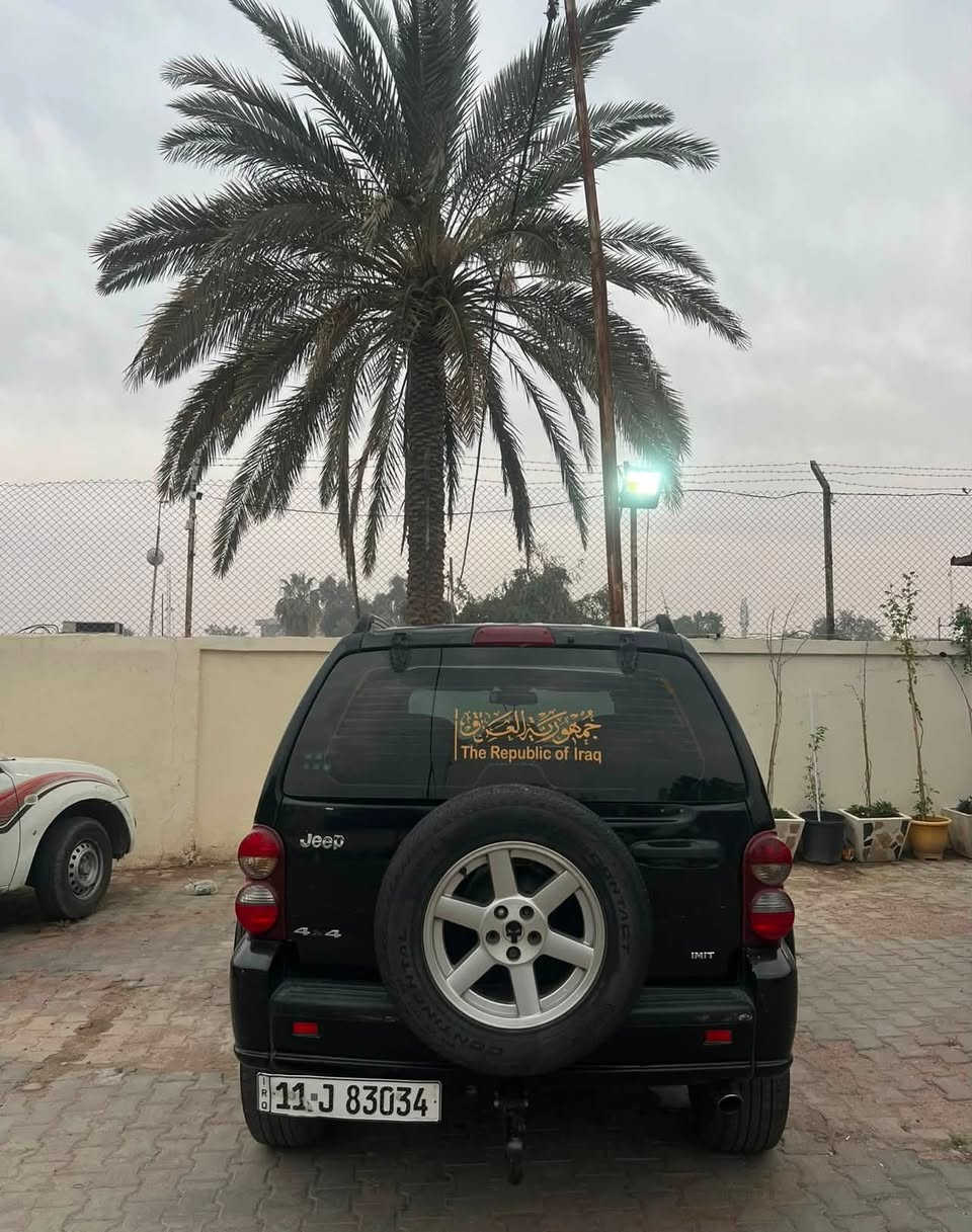 سيارة جيب ليبرتي موديل ٢٠٠٧ 
 رقم بغداد السيارة بأسمي تحويل مباشر 
السيارة limited ( فول مواصفات) فتحة سقف + كشنات كهربائية + تخم تاير جديد + التبريد خير من الله + المكينة والكير مكفولات  + كهربائياتها مرتبة + السيارة مصبوغة حزام جمالية ماشية ٢٥٥. 
 السعر الطالبة عليها ٧٥ وكلشي اكو بل سوك. 
 مكاني بغداد / الاعظمية شراي ادخل واتساب على رقم او اتصل على السيمكارت فيسبوك قليل افتحة
***********
