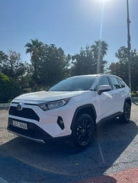 راف 4 هايبرد • ٢٠٢٤ • ٤٠٠٠٠ كم