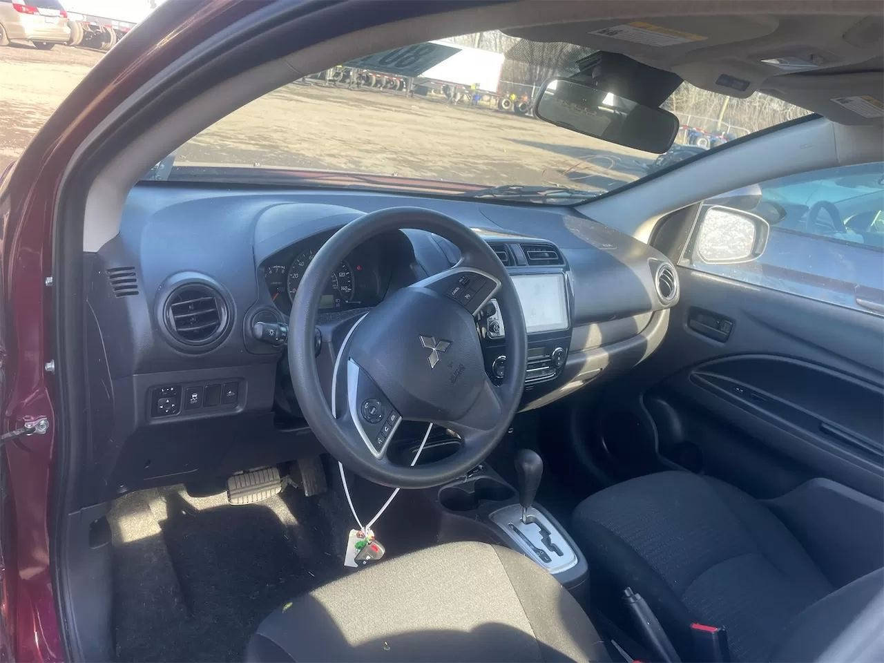 السلام عليكم
مسيو بوشي ميراج 2024 
وارد أمريكي حادثها موضوح بالصور 
السيارة بدون قطرة صبغ نظافة 100‎%‎
محرك 1200 3 سلندر 
مواصفات الميراج المعروفة رادار مثبت سرعة مانع انزلاق
ماشية 40ml
السعر : 100$ شدة وبيها مجال بسيط 
مكانها الاعظمية 
للأستفسار : ***********
