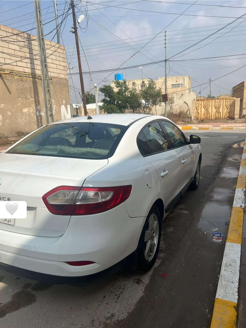 السلام عليكم 
رينو فلونس 2013 ذي قار 
سنويتها ساقطه 
السياره خير من الله جهازه كير محرك ما بيهن شي 
الحداديه نص 
بيها ضربه بالباب الخلفي وره الصدر 
مكلف بنشر
السعر 53 وبيها مجال 
اي استفسار ع الرقم : ***********
