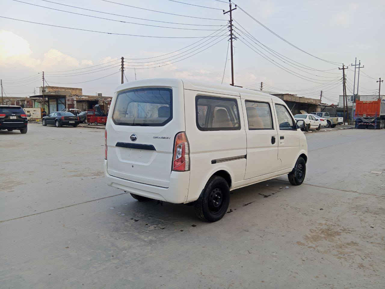 للبيع ليفان  موديل 2014  (مزاد وزراة الداخلية) بيه كتاب مزايدة تمشي بيه  وين ماتريد سيارة جاهزه گير محرك حدادة  مكفولة من الضربة والگلبة صبغ عام  السعر 30وبيه مجال  المكان ذي قار الرفاعي ***********
