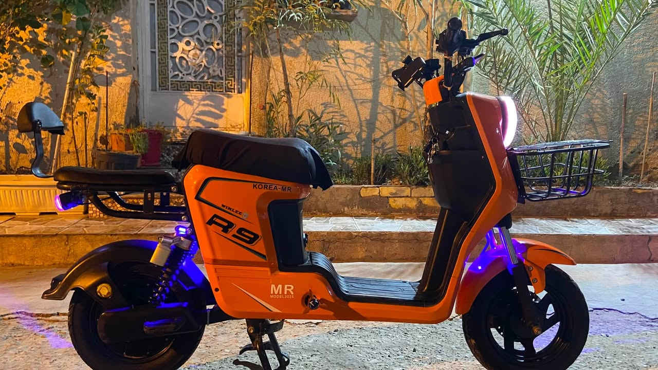 سلام عليكم دراجه شحن R9 نظيفه فول مواصفات نظام بارك خمس بطاريات شركه ولي بيهه نظام بك رجوع للخلف سرعه حقيقي 60 كلش نظيفه جديده بمعنى الكلمه للأستفسار خاص و موجود واتساب ***********
