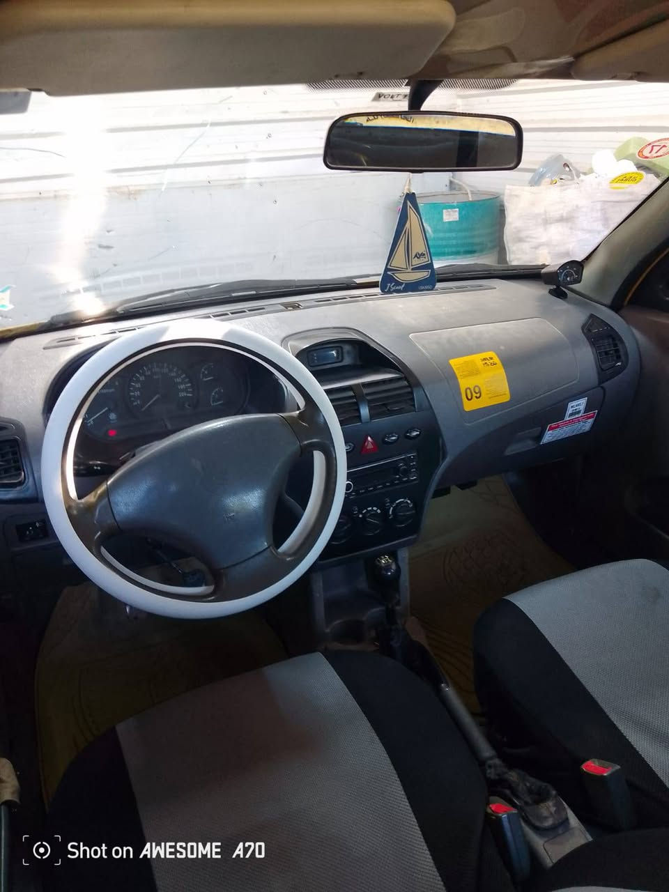 السلام عليكم طيبه موديل 2014 رقم بغداد نكليزي مصفره هيه وغرامات سنويه لل 31 بسمنه تحويل مباشر مكينه وكير وصدر وتخم تاير وكهربائيات كلهه شغاله بيهه ثلاث قطع صبغ فقط للبيع وسعره 35ورقه وبيه مجال حك الجيه ومكانه بغداد البياع حي المواصلات واي استفسار على رقم اخويه *********** حسن ابو عبدالله
