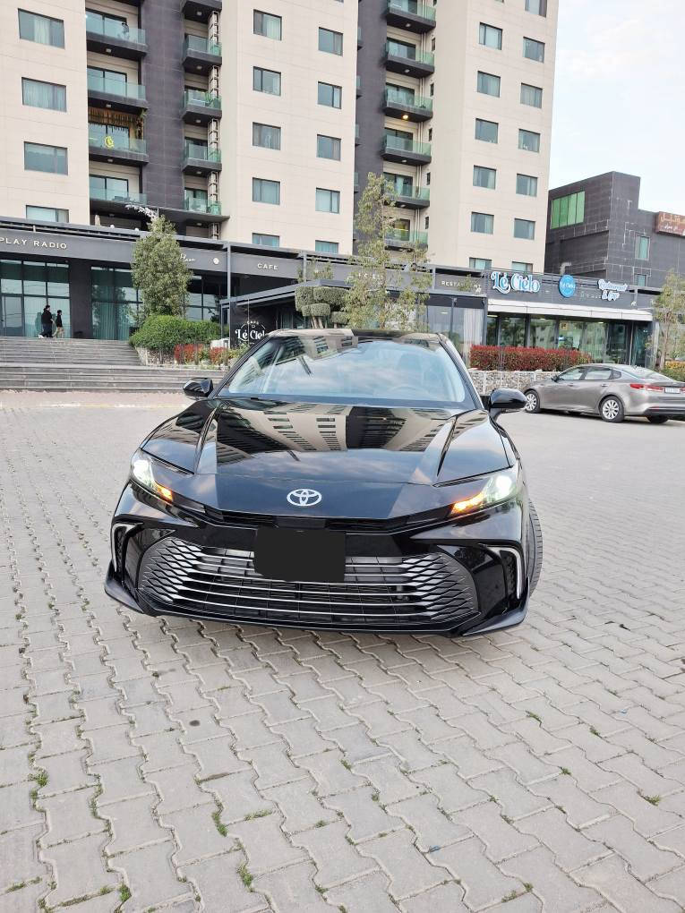 تۆیۆتا کامری ٢٠٢٥ هایبرێد بێ بۆیاخ بێ کرانەوە بێ ئێرباگ هیچی نەتەقیوە بەس دەعامی پێشەوە بۆیاخە، تەنها دوو هەزار مایل ڕۆشتووە و نمونەیە لەجوانیا، سەیارەکە ئێڵ ئیە کامل کراوە بە ئێس ئی بەسمەو شغال دەرگا لەمس و ئاوێنە ڕادار ڕاداری پێشەوەو ئۆتۆ برێک، سەیارەکە کاتی نەشکاوەو سێ مانگی لەگەڵە بۆ ڕەقەم کردن، شوێن سلێمانی  بۆزانیاری پەیوەندی بکە *********** السليمانية, العراق
