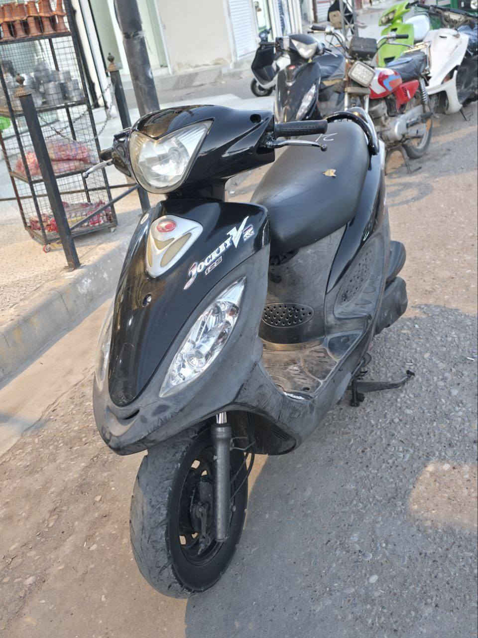 سلام عليكم
دراجه كامكو للبيع جديده صارله 21 يوم من طالعه من رمبه مكينه نضيفه وناااعمه موديل 2013 مكاني ميسان المجر الكبير
***********
