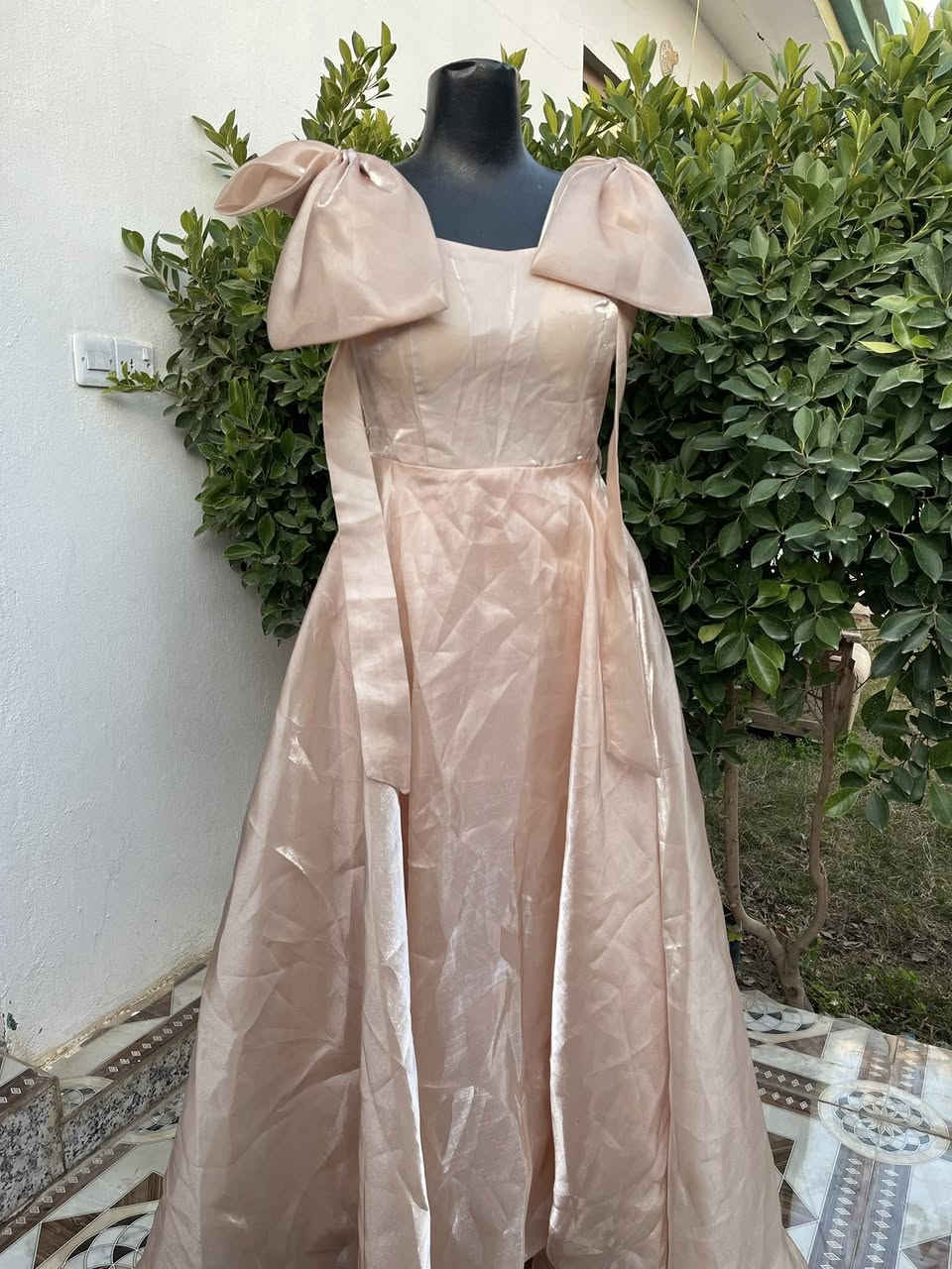 فساتين ستن اصلي  للبيع قماش لمعه يجنن نضافه 100٪؜متوفر توصيل  جميع المحافضات القياسات حلوه من 44/46


**إذا كنت صاحب هذا الإعلان وتريد حذفه لأي سبب، رجاءا أرسل رسالة إلى الدعم الفني**