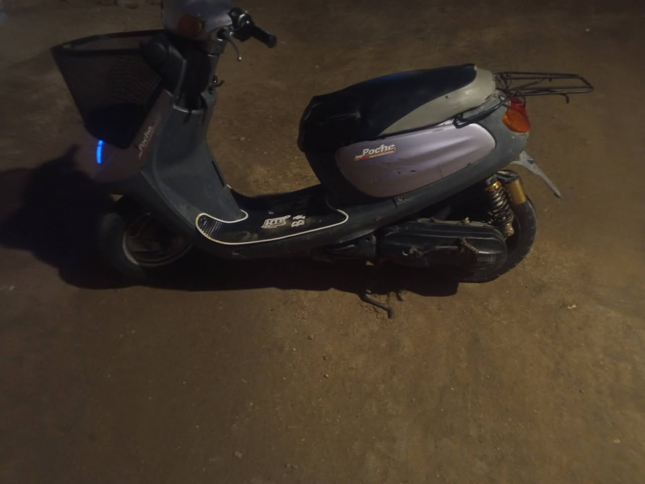 السلام عليكم درجة إلى بيع منغولي ام السله دراجه حلوه ونضيفه شاصي مكفول نكره سلف هندر  لايت زنون اشاير هورن كله شقال كير ما بي صوت السعر 275 وبيه مجال بسيط مكاني كربلاء الاتصال ***********
