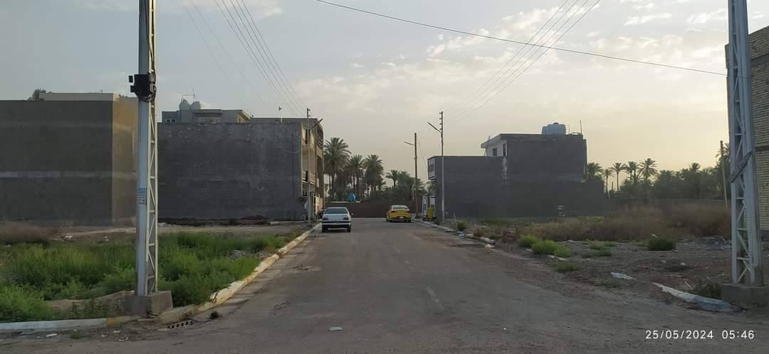 قطعة أرض للبيع 
مساحة (١٠٠) متر طابو سند ٢٥ 
الواجهة ٦ ونص
النزال  ١٣ ونص
القطعة مدفونة ومسحوب الماي 
وتكرمون مربوط المجاري الرئيسية
الجزيرة حي الحسين منطقة كاملة الخدمات
للاستفسار الاتصال ***********
اخواني اني مكلف بالنشر
