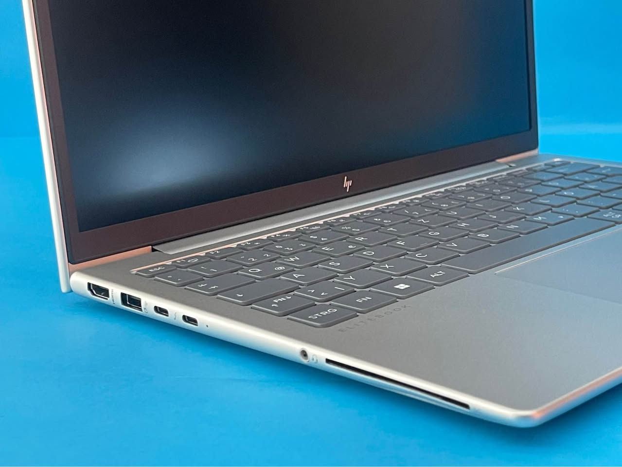 HP EliteBook 630 G11

Processor 

Intel Core Ultra 5 135U

Graphics 

Intel Graphics 18 GB 

Memory 

32 GB 5600 MHz

Storage 

Samsung 512 GB NVMe2

نرخ $750 dollar أربيل, العراق


**إذا كنت صاحب هذا الإعلان وتريد حذفه لأي سبب، رجاءا أرسل رسالة إلى الدعم الفني**