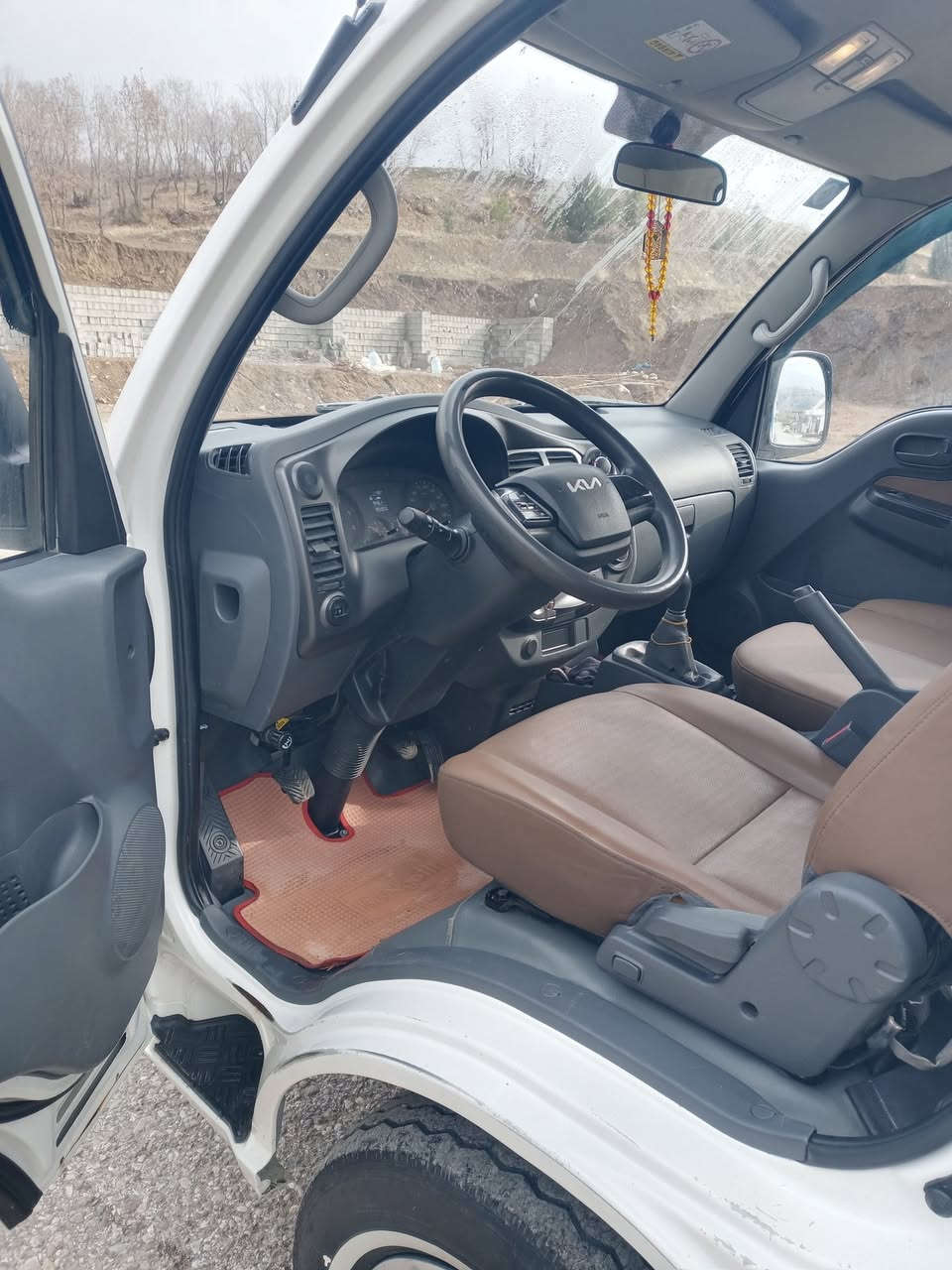 اسلام وعليكم للبيع كيه حمل موديل ٢٢ رقمه بقداد مصغره كامله سنويه لل ٢٨ تحويل ثاني يوم لوحات جديده هزه جديده قرامات مدفوعه سياره ربع ماعليه ابيع بيهه صبق شبر اباب اسكن شبر وبنيد ام بدل ابلاديه اسعر ١٣٦ وبيهه مجال حك اجيه رقم الجوال *********** العنوان أربيل شقلاوه يوجد واتساب
