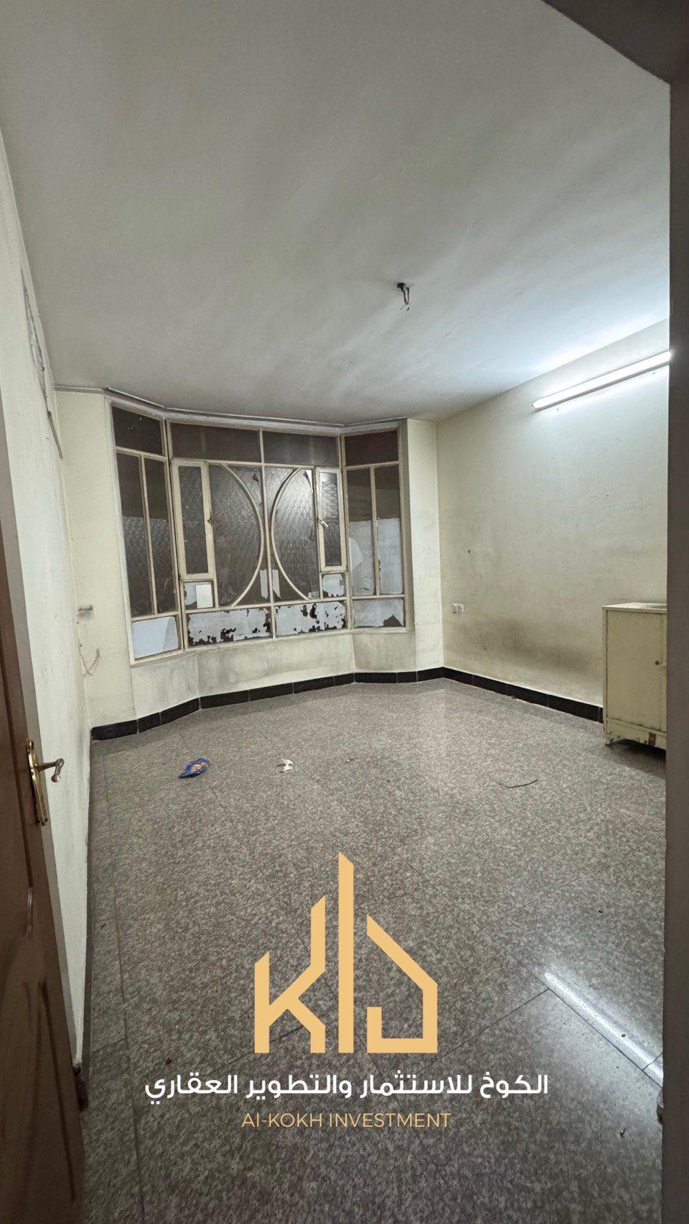 � بيت للإيجار – السيدية 

 • المساحة: 100 م²
 • عدد الطوابق: 3 طوابق 
 • التفاصيل:�
 ◦ 4 غرف نوم (سويتات) 
 ◦ صالة
 ◦ مطبخ
 ◦ خدمات صحية عدد 3
 • 
 • الاستخدام: سكني فقط
 • الموقع: السيدية – خلف شارع المركز
 • سعر الإيجار: مليون دينار عراقي

📞 للاستفسار: ***********
🏢 الكوخ للتطوير العقاري