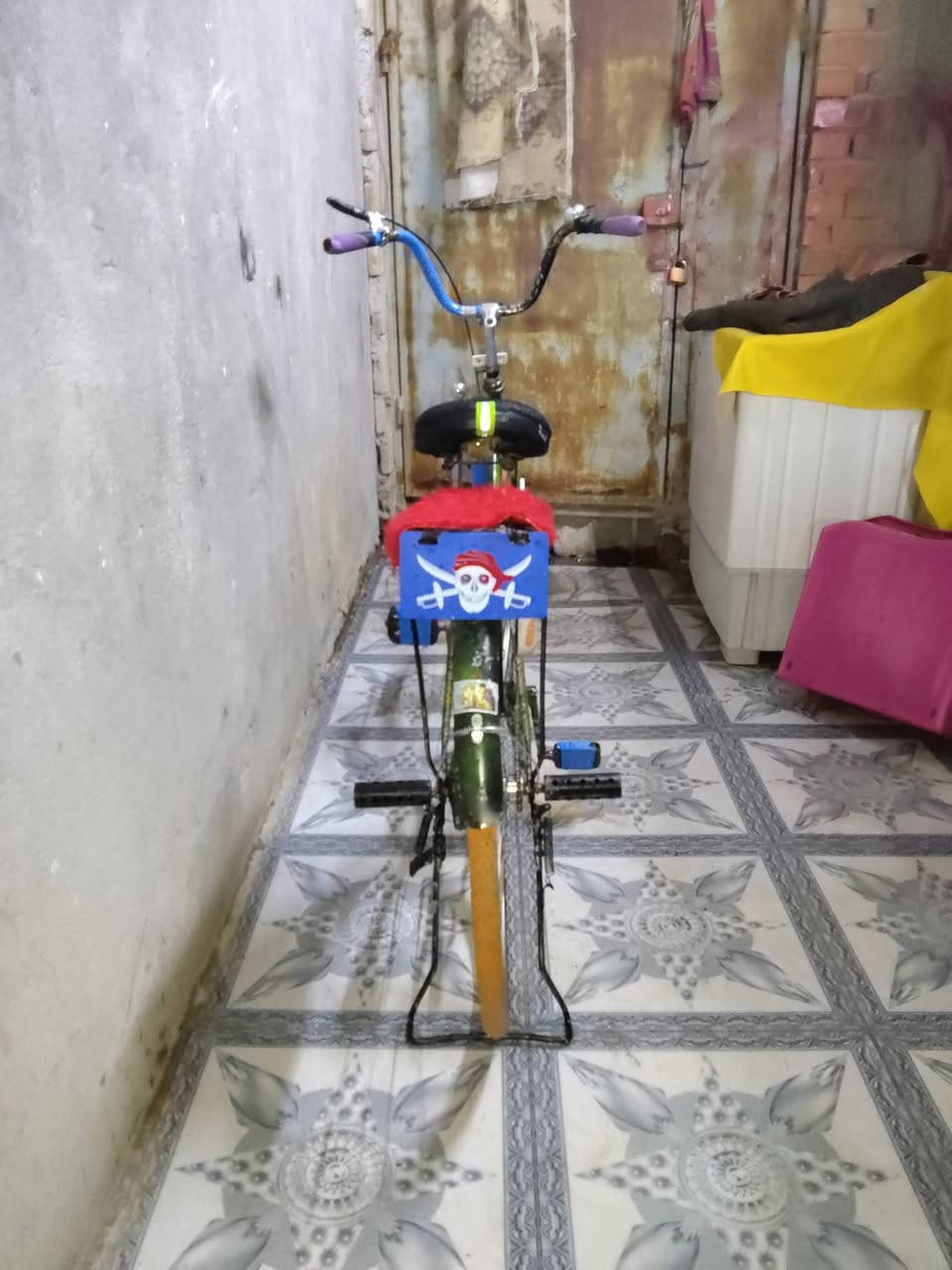 سلام عليكم الباسكل للبيع نضيف كامل كلشي ما نقص كامل هو وأغراضه مكاني كربلاء قرب مرقد الحر رقمي واتساب فقط *********** السعر 60
