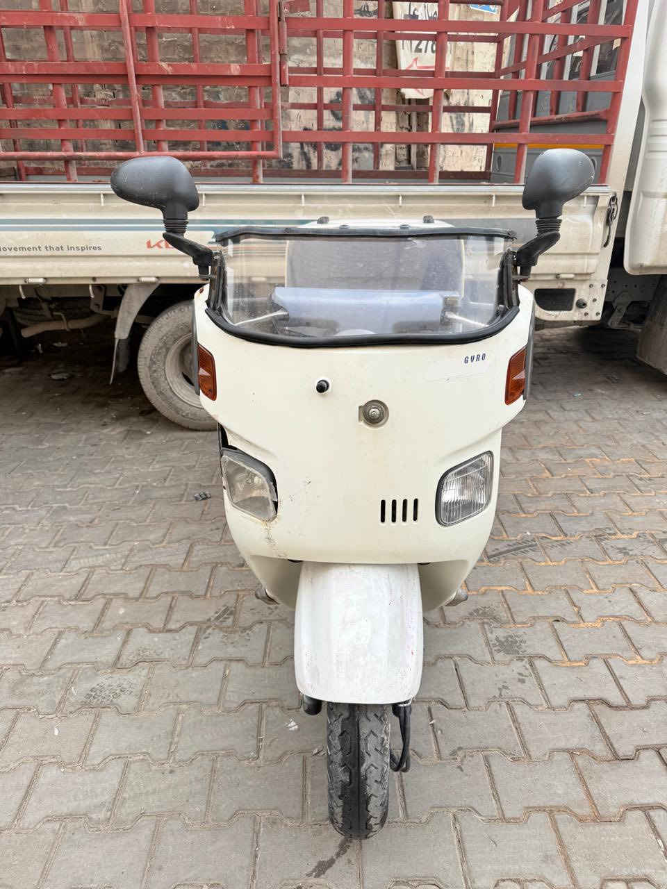 دراجة 3 عجلات
لذوي الاحتياجات الخاصة 
دراجة نظيفة ومابيها اي شي 
شلعة ومعدل 
نكرة سلف 
سلف وهندر 
سعر مناسب 
400 الف دينار 
بيها مجال للطيبين 
للاستفسار 
***********
