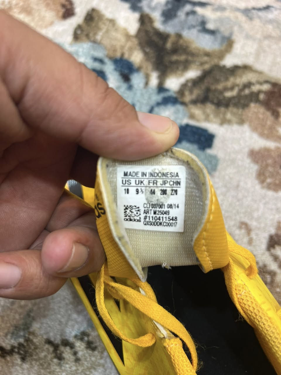 اديداس بالة اصلي 
قياس 44
تخفيضات 
40الف مع التوصيل 
للحجز ***********
