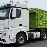 للبيع وحش ٢٠١٧ فول مواصفات مرقمه خمس محاور فصخ وربط بيع بس الراس  ‭٠٧٨...