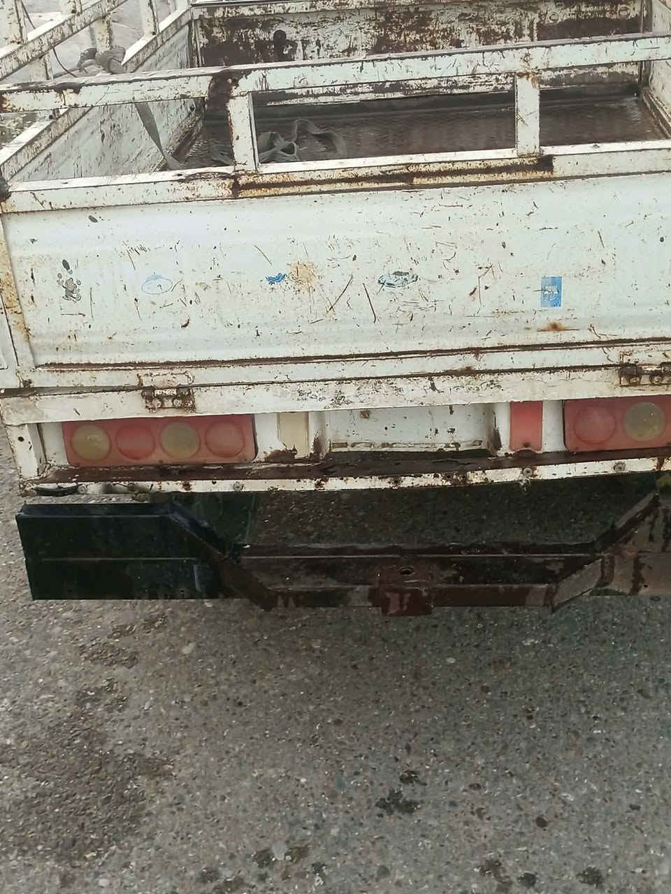 السلام عليكم ستوتة للبيع مديل 2010 سنوية اوراق كاملة السعر 750وبيها مجال مكفوله كفالة عامه
مكان ديالى العنبكية ناحية السلام  رقم هاتف 
***********
