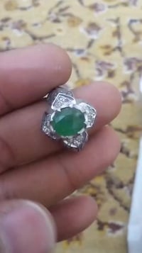 زمرد زامبي • حجر كريم