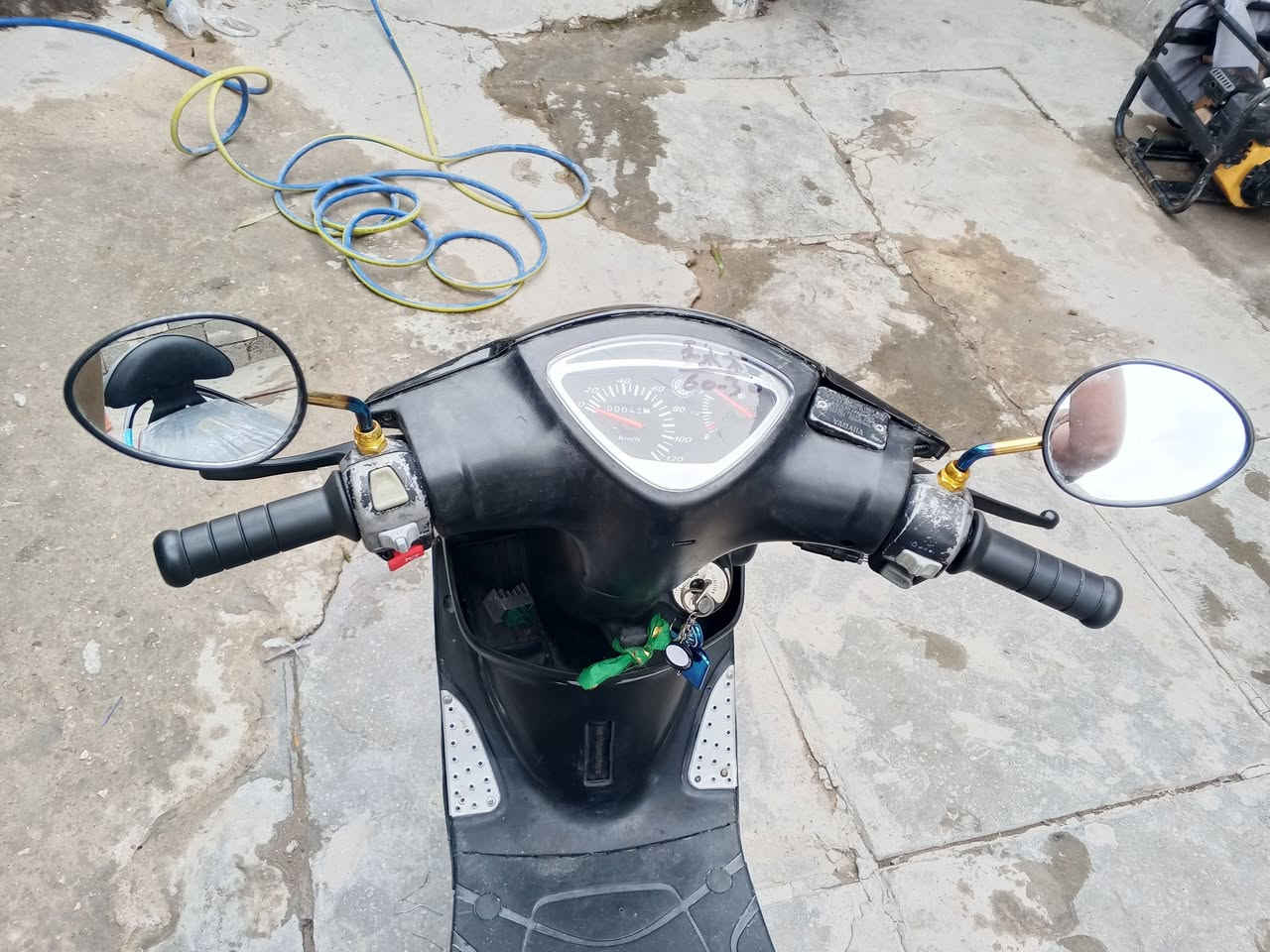 سلام عليكم دراجة ماكس عدلة كهربائيات شقالة مكينة مكفولة تخم تاير جديد شقالة نگرة سلف أوراق الدراجة موجودة لسعر 650  رقم الهاتف *********** العنوان بغداد الشعب
