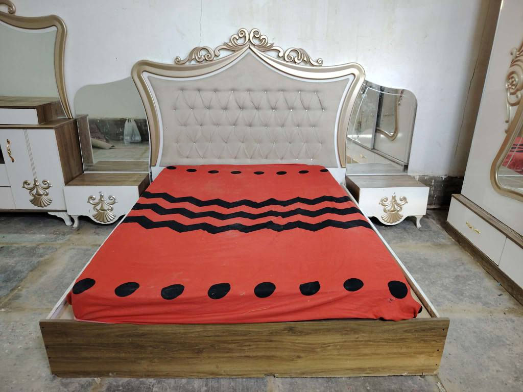 غرفه تركي ضخمه اخت. الجديد كامله تركي اصلي ثقيل المكان ديوانيه *********** بي وتساب ديوانية, القادسية
