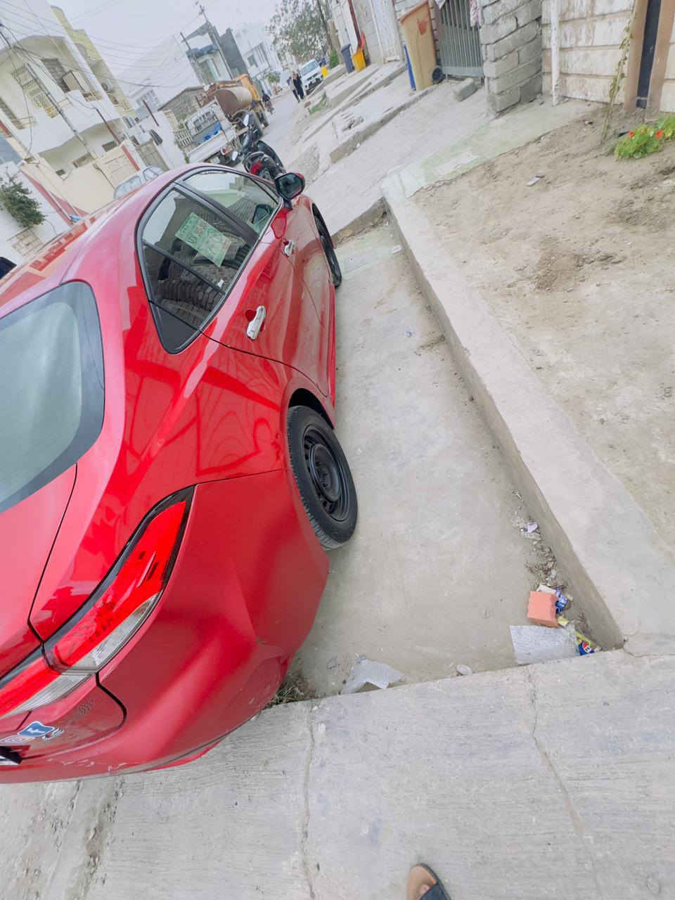 السلام عليكم كورلا موديل 21 ضررها بچم امامي خفيف صفحت السايق كلير السياره موقين بعد سنة وتتحول السياره نظيفه 
مكاني صلاح الدين سامراء
السعر 125 وبيها مجال بسيط
***********
