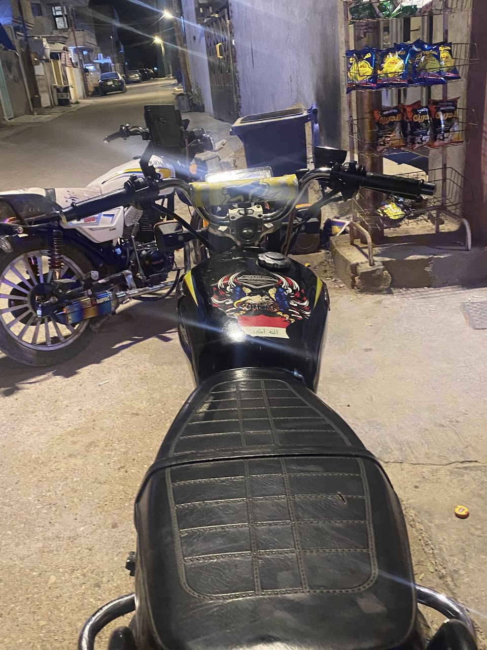 سلام عليكم دراجة لبيع موديل 24 نضافة فول تجي تفحص وتاخذ ومكينة 150c ملاحظة صغيرة (بس دشبول طك ليطة ولحمتة)السعر 625 وبيه مجال بسيط ومكان ديالى شهربان ***********
