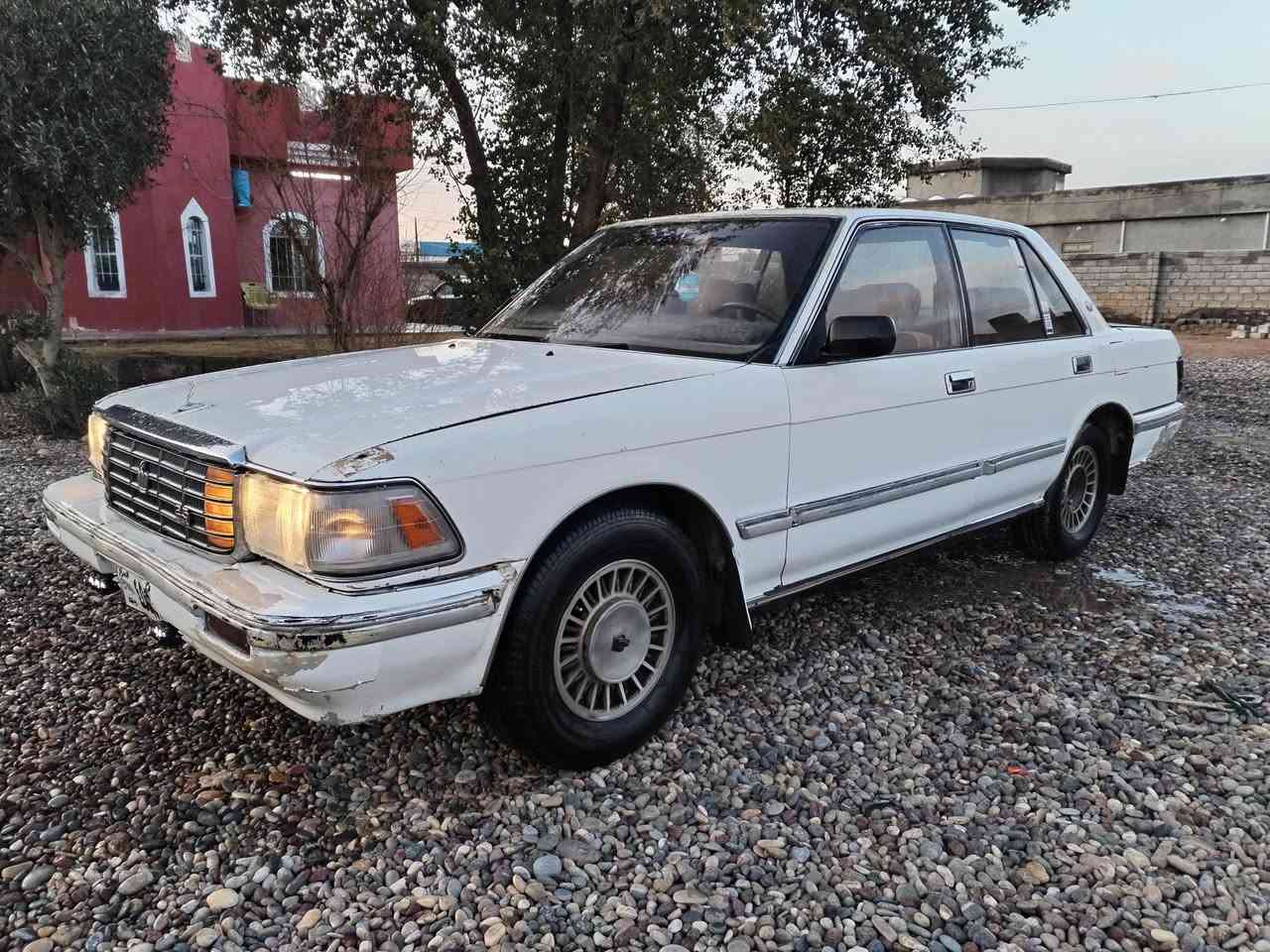 السلام عليكم سيدان للبيع موديل ٨٩  محرك بطه السعر ٤٥ للاستفسار أكثر الاتصال عله الرقم ***********
