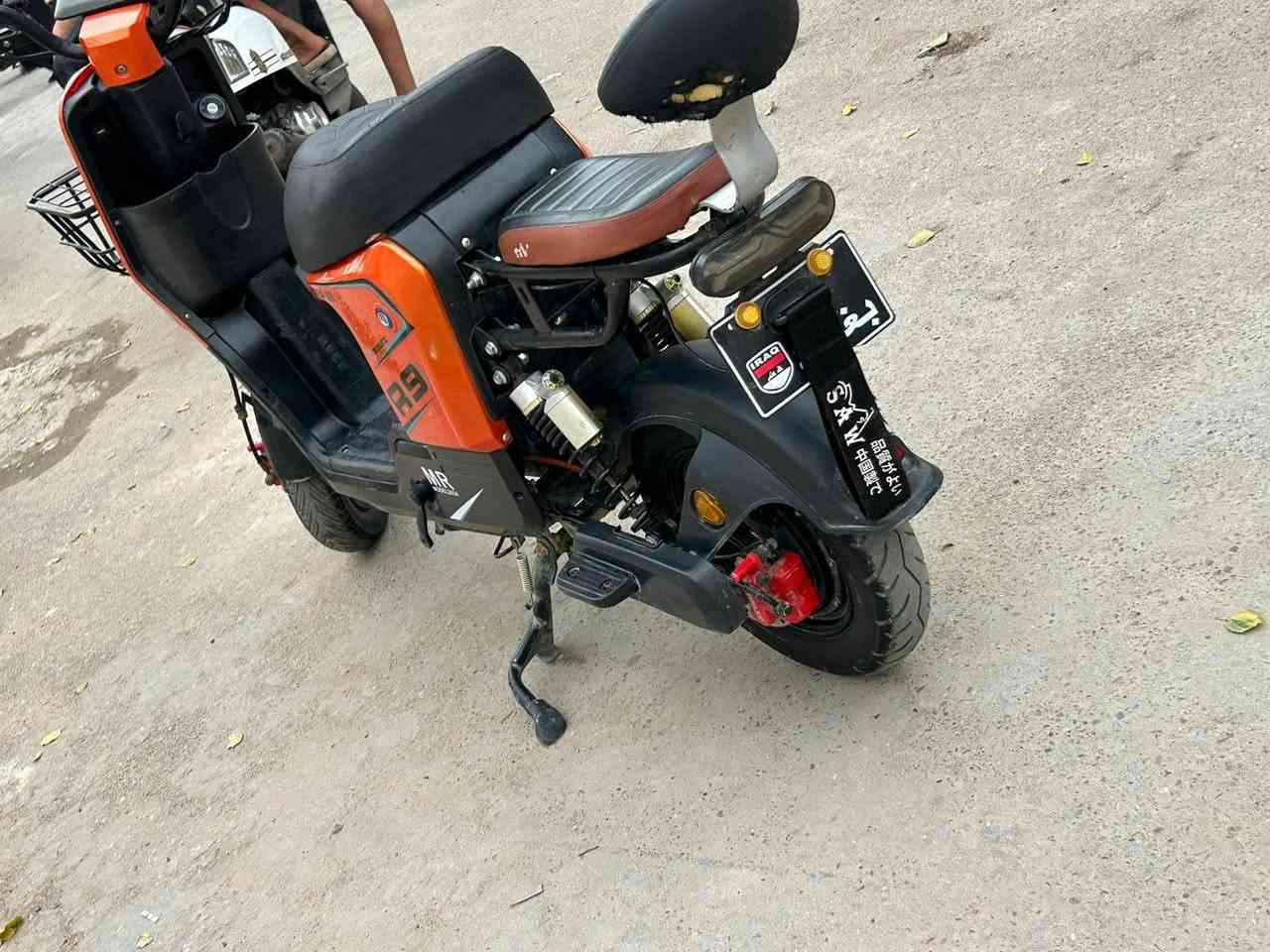 دراجة شحن R9 2025 شركة ولي خمس بطاريات ولي الاصلي ملف 1200 سرعتها 99 حقيقي 75 بيها رجوع الئ الخلف بريكات هيدروليك لايت عالي ناصي سعرها 450 وبيهئ مجال الرقم ***********
