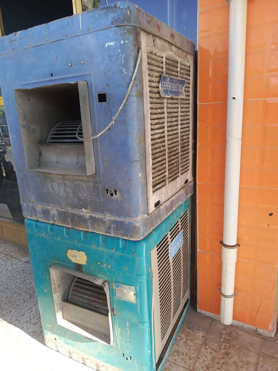 للبيع مبردات مستخدمه وكنفيرات  بسعر مناسب
للاستفسار الاتصال ***********
هيت حي المعلمين
