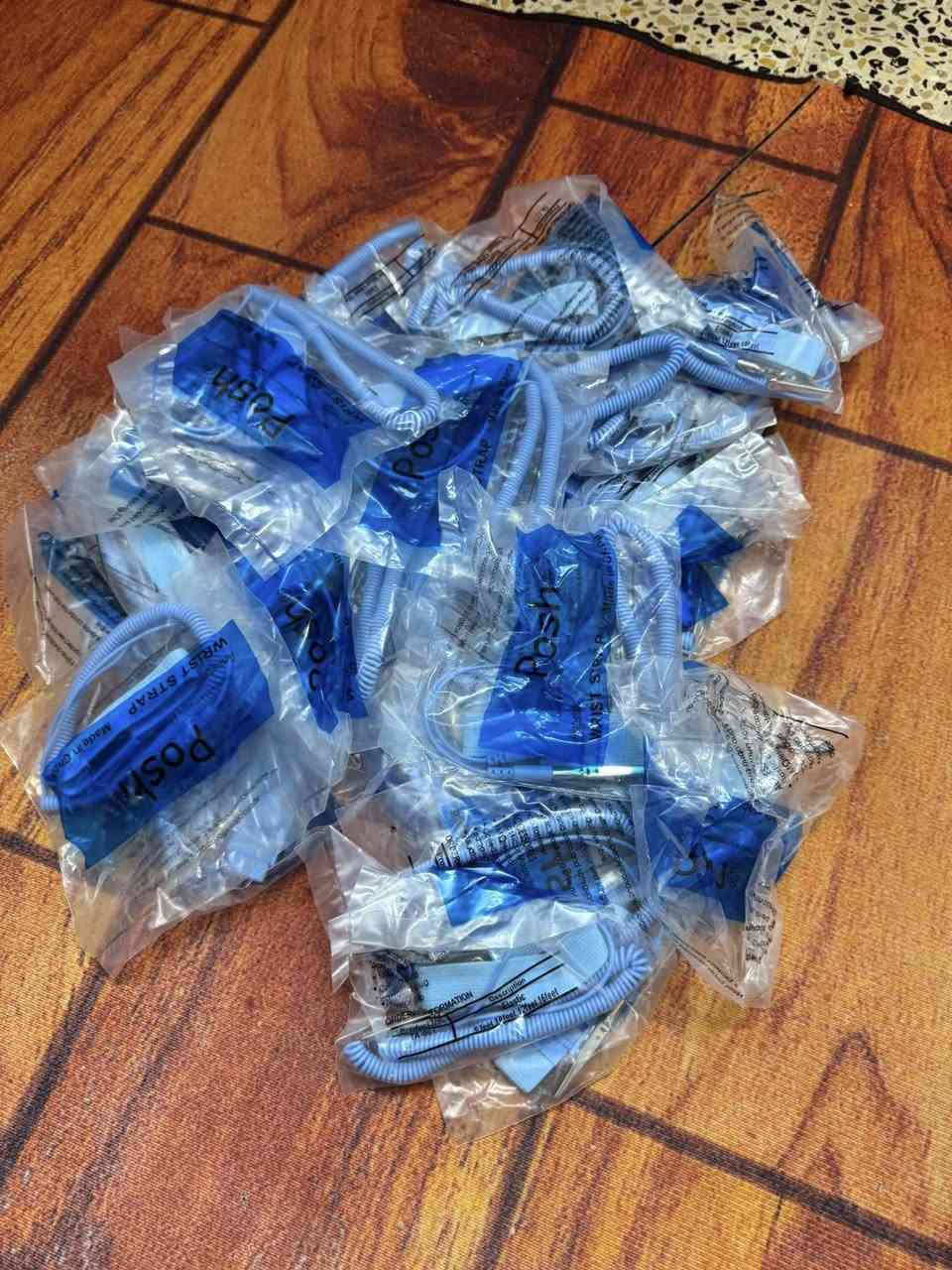 متوفر ٢٩ قطعة شنوو مال شنوو ماعرف طلعن بالامزون


**إذا كنت صاحب هذا الإعلان وتريد حذفه لأي سبب، رجاءا أرسل رسالة إلى الدعم الفني**