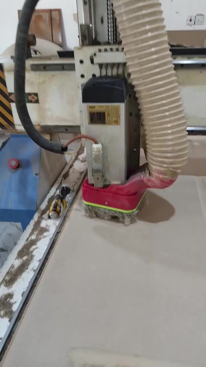 للبيع مكينتين CNC بحالة جيدة جداً
🔴 المكينة الحمراء:

مساحة العمل: 250 × 130 سم

سبندل 7.2 كيلوواط

ستبر  درايفرات Delta

أداء ممتاز وجاهزة للشغل

🔵 المكينة الزرقاء:

مساحة العمل: 250 × 130 سم

سبندل 7.2 كيلوواط

ستبر درايفرات ياكو

بحالة جيدة جداً وتعمل بدون أي مشاكل

وياهن سيت ضربات وفضايات جدد وفاكيوم 3 فيز عدد ثنين 

✅ المكينتين شغالات وما يشتكن من أي عطل ✅ جاهزات للفحص والتجربة

المكان ناصريه 
سبب البيع: عدم التفرغ للعمل.

للاستفسار  على الاتصال على الرقم ***********
