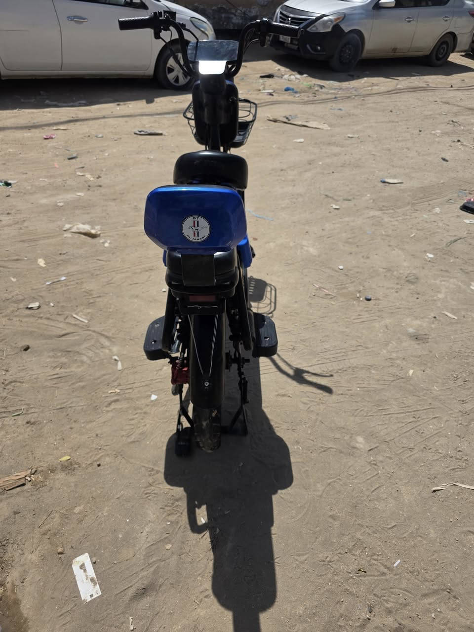 سلام عليكم 
دراجة شحن للبيع 
مشتريها ٦٠٠ الف قبل ٩اشهر 
مامشايه هواي مقدار ١٠ دقائق يوميا للمحل ذهابا واياب
بطاريات جدد مبدله ٣٢ امبير 
٥بطارية 

نريدها ٣٥٠ بيها مجال بسيط
اتصال على رقم
+9647811799279
او توصيل على خاص
