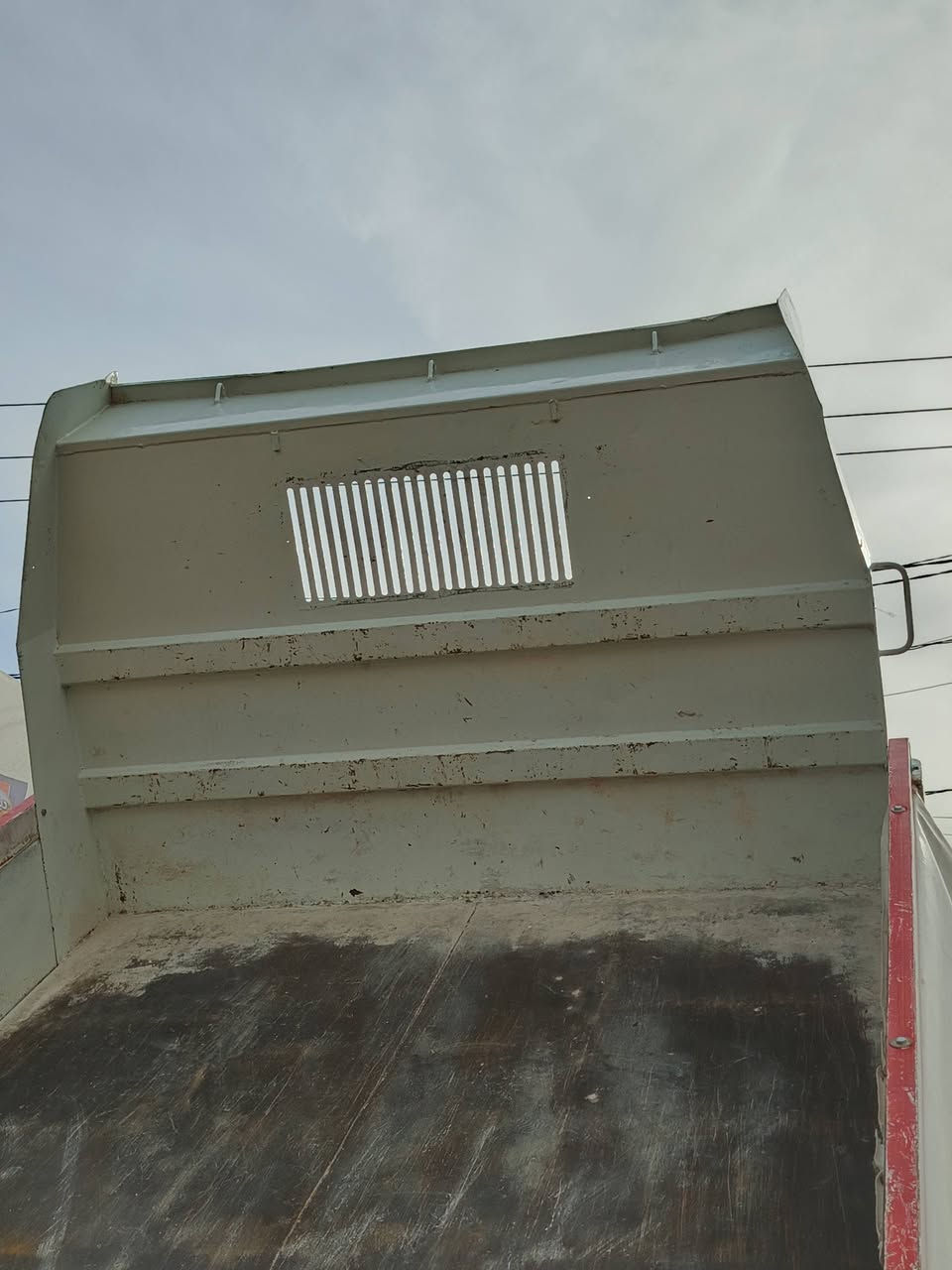 السلام عليكم كنتر هونداي موديل 16 مقفوله كفاله عامه جير ومحرك واكسن وشاصي ماكينه 4000م الهاف رقم بغداد تحويل ثاني يوم تخم تاير مكان السياره حل اجبله***********
