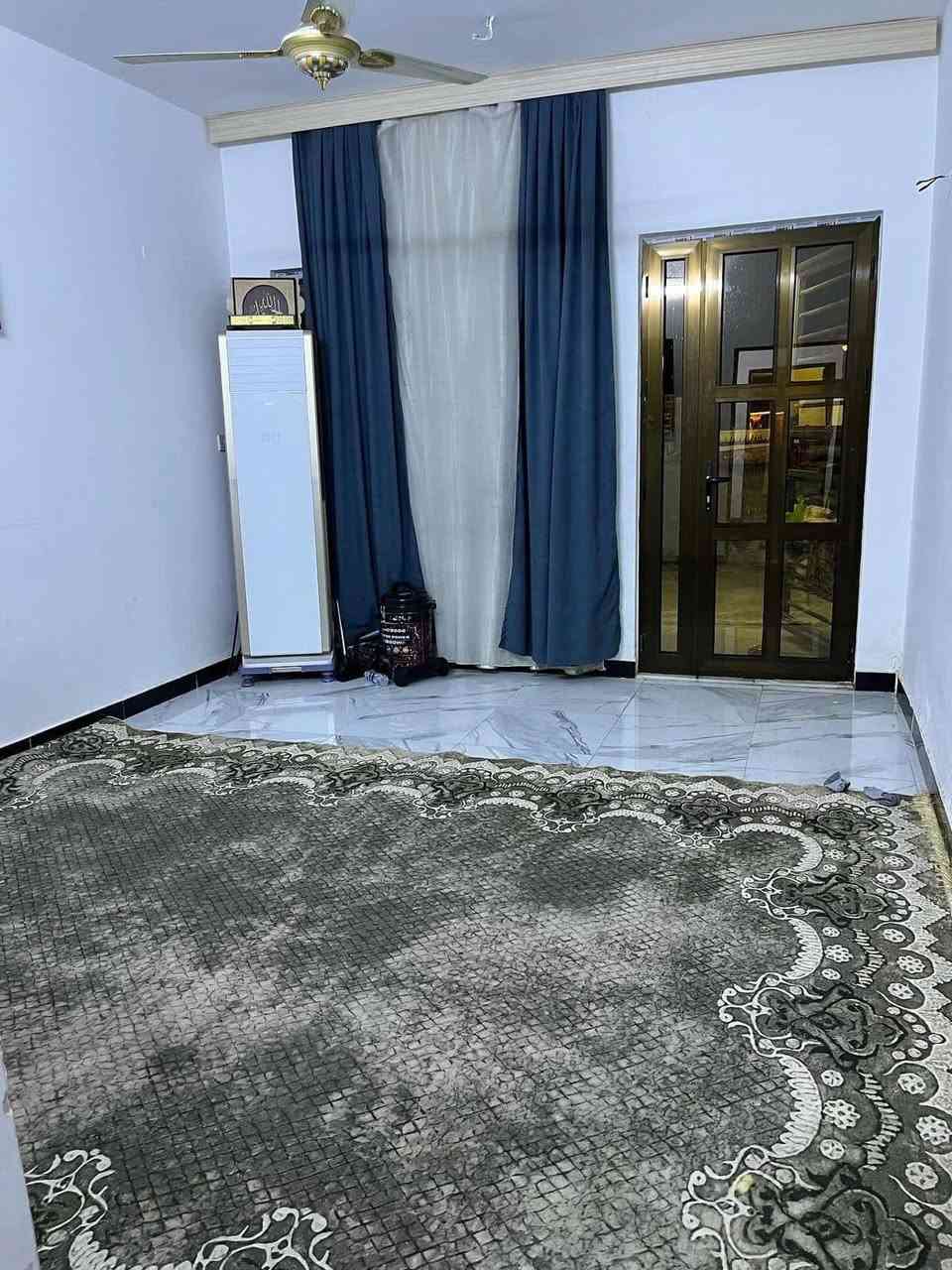 مشتمل سكن للبيع
المساحة:85م واجهة: 4،25م نزال:20م

بناء الفينات محدث بالكامل

يحتوي على كراج ومطبخ واستقبال وصالة
وغرفتين نوم وخدمات في الطابق الثاني 
وغرفة نوم سويت في الطابق الثالث

للاستفسار اكثر مراجعة مكتب الدار للوساطة العقارية او الاتصال على الرقم التالي 
***********
