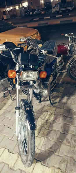 دراجه للبيع جديد صارله ٣ايام من معمره دراجه بعده زيرو السعر خاص ***********
