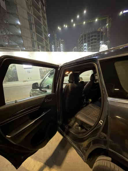 السلام عليكم سياره للبيع جيب 2014وارد أمريكي سياره نضيفه جدا مصبوغه قطع أبيع حزام صدر جديد امامي خلفي بطاريه جديده تخم تاير جديد محدث شاشه وعداد سرعه srt سياره نصبته كلش حلوه دواخل جلد حادث مرفوق ب الصور مكينه وكير خير من الله سعر السياره ١٥٥وبيها مجال بغداد الغزاليه ***********
