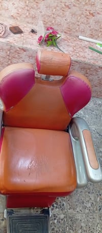 كرسي مستعمل • النجف