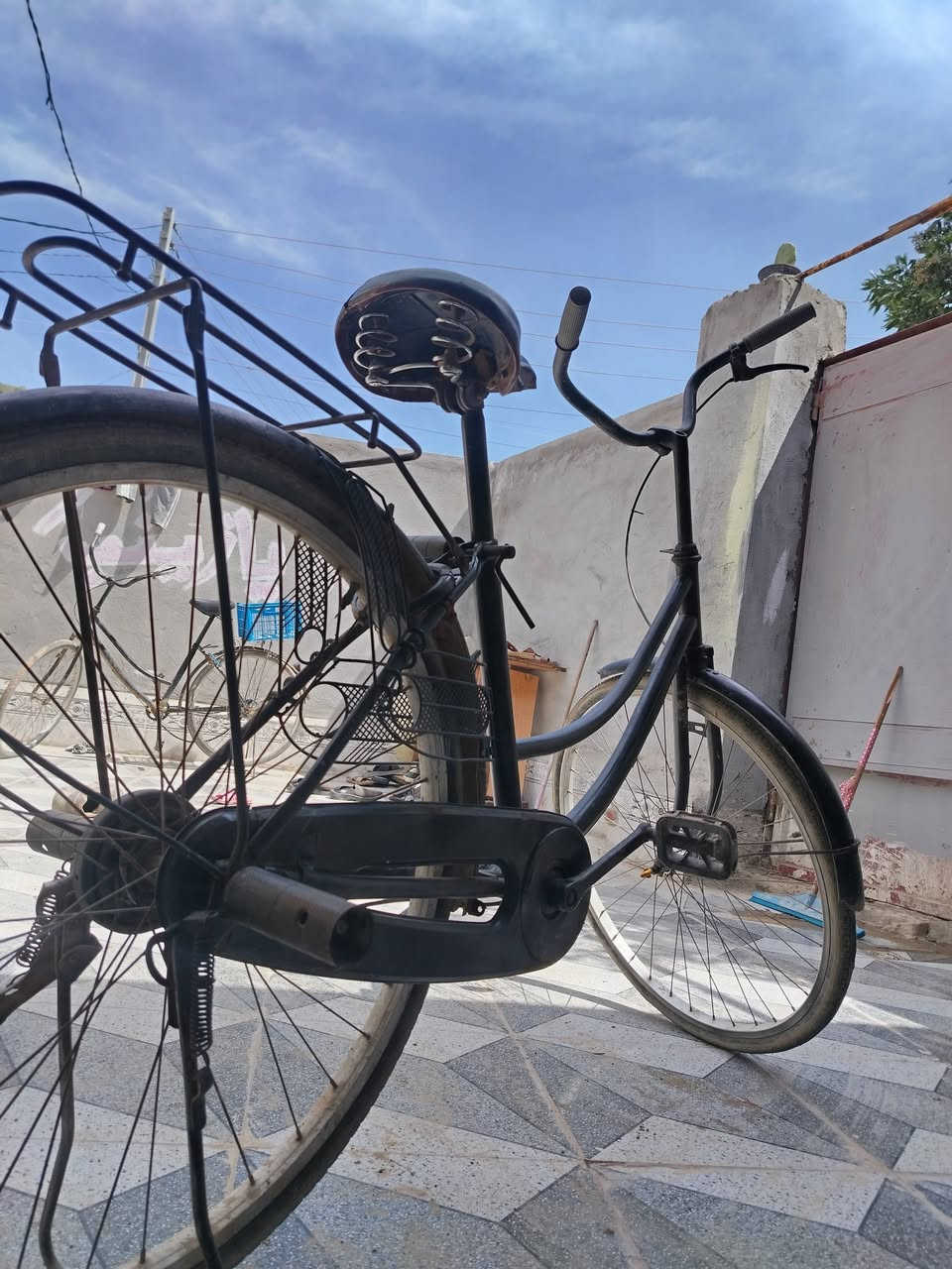 سلام عليكم
باسكل للبيع حجم 26 باسكل نضيف 
الشراي يجي خاص


**إذا كنت صاحب هذا الإعلان وتريد حذفه لأي سبب، رجاءا أرسل رسالة إلى الدعم الفني**