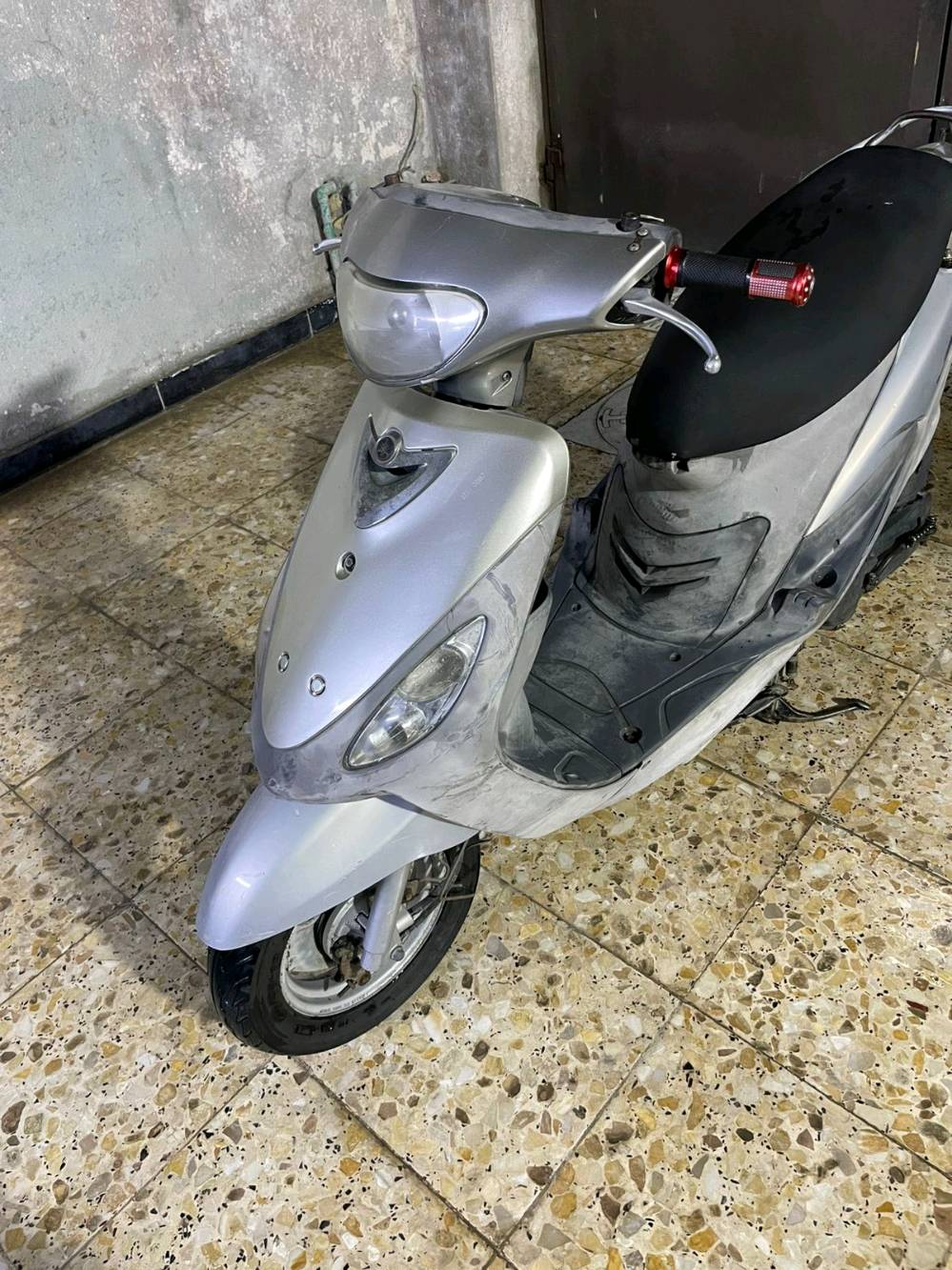 دراجه ماكس منغولي ما مفتوح بيها برغي نضيفه مثل ما موضح بلصور