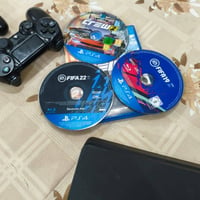 عندي بلي 4 للبيع نضيف مابي ايشي لوك ستيكر نضيف مابي اي اشكال وبس يدات ...