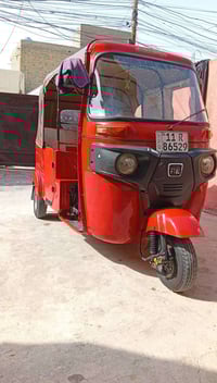 تكتك للبيع موديل 21 معمره رقم وسنويه المكان جسر ديالى 07705833119