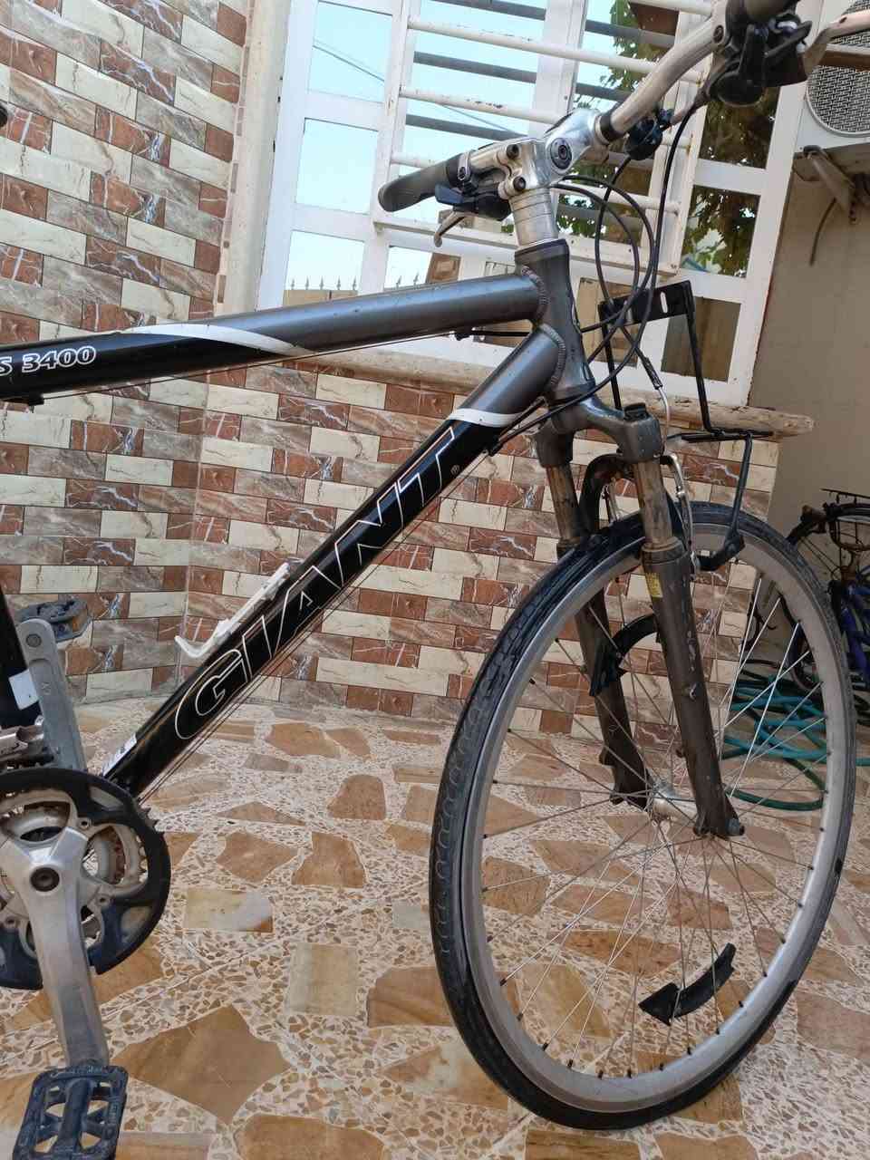 بايسكل جينت GIANT cs3400 للبيع ابريكات الوره ول كدام شغالة فول دبلات شغالة خفيفة مي كير شغال امامي 3 نمر وخلفي 8 نمر وطفاريات بس الوره موجودة ومعاه خوذة اصليا مال شريكا سعر 130 وبي مجال للشراي


**إذا كنت صاحب هذا الإعلان وتريد حذفه لأي سبب، رجاءا أرسل رسالة إلى الدعم الفني**