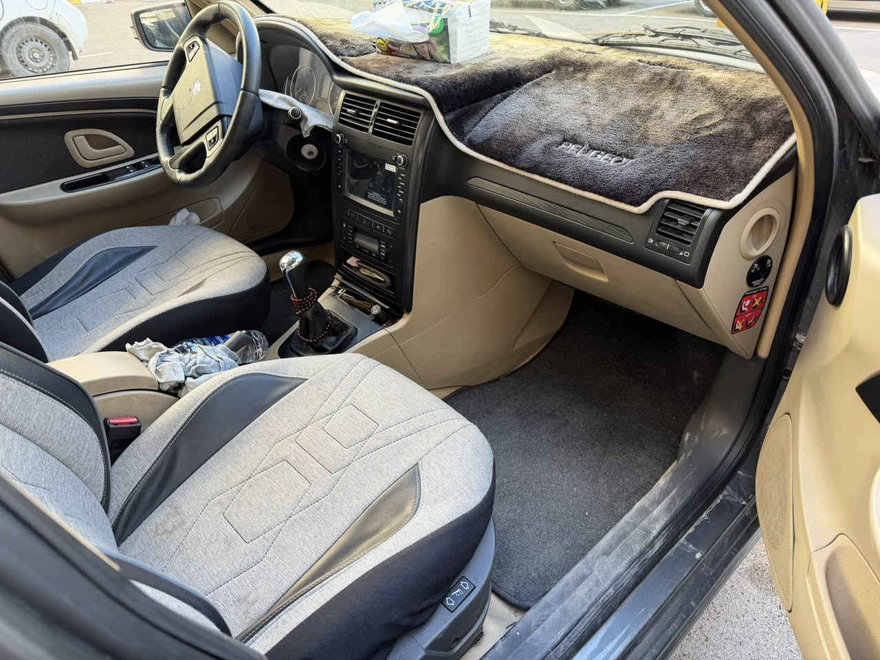 السلام عليكم 
للبيع بيجو بارص 2024 مكفوله كفالة عامة صيانة دورية بالشركة ماشية 26 الف مدوشمة ارضية كشنات 
مكان السيارة مجمع بسماية سعر 88 بيه مجال 
رقمي ***********
