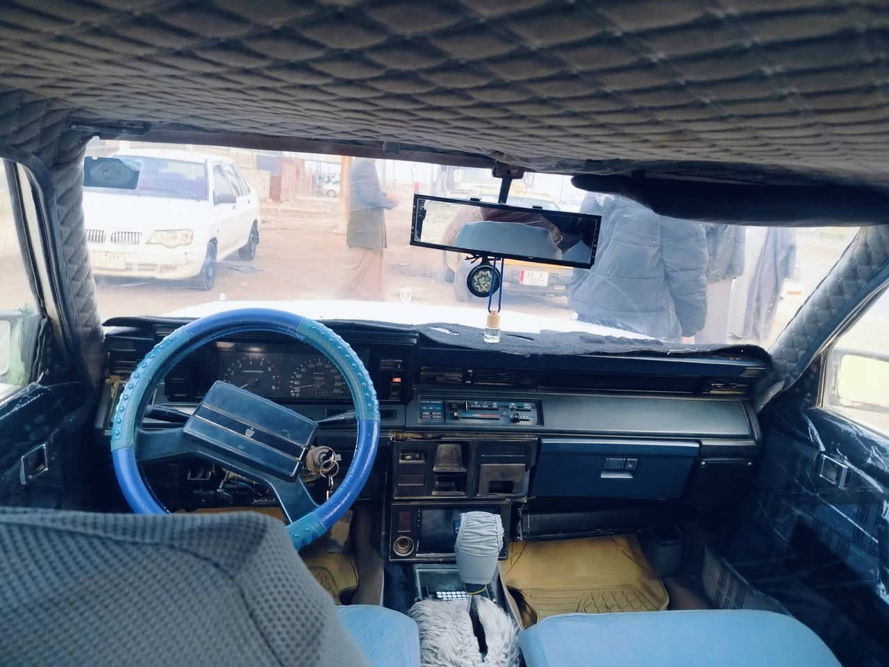 سوبر كراون موديل 1985 مشروع وطني باسمنه رقم مميز سنويه 2030 مكينه وكير جدد 2ونص vvt تخم تاير حداديه حلوه بدون ضربه السعر 35  المكان شاميه للتواصل ***********
