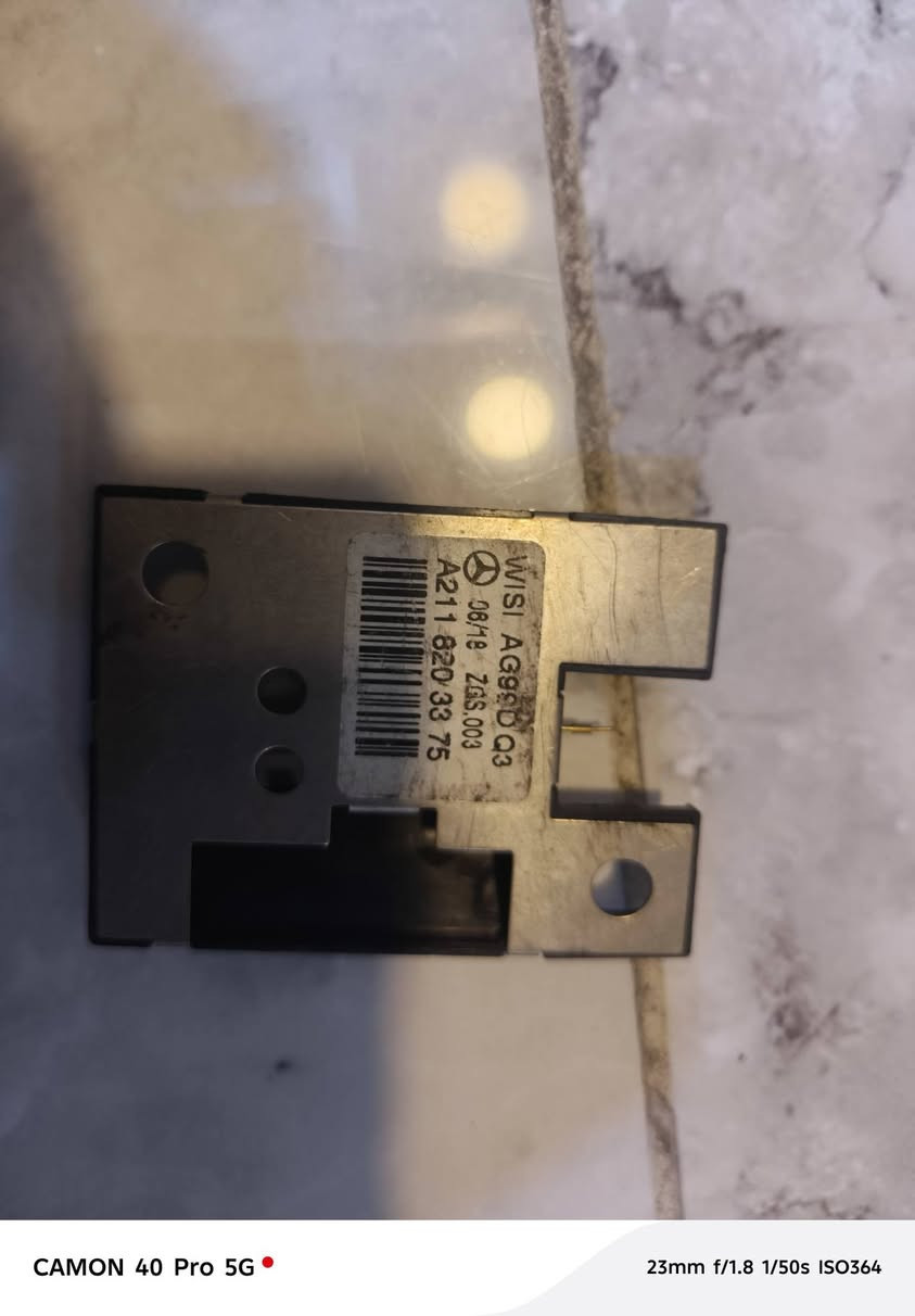 السلام عليكم غراض مارسدس sمال وارد يابان شلع كلهن ب 100الف***********
