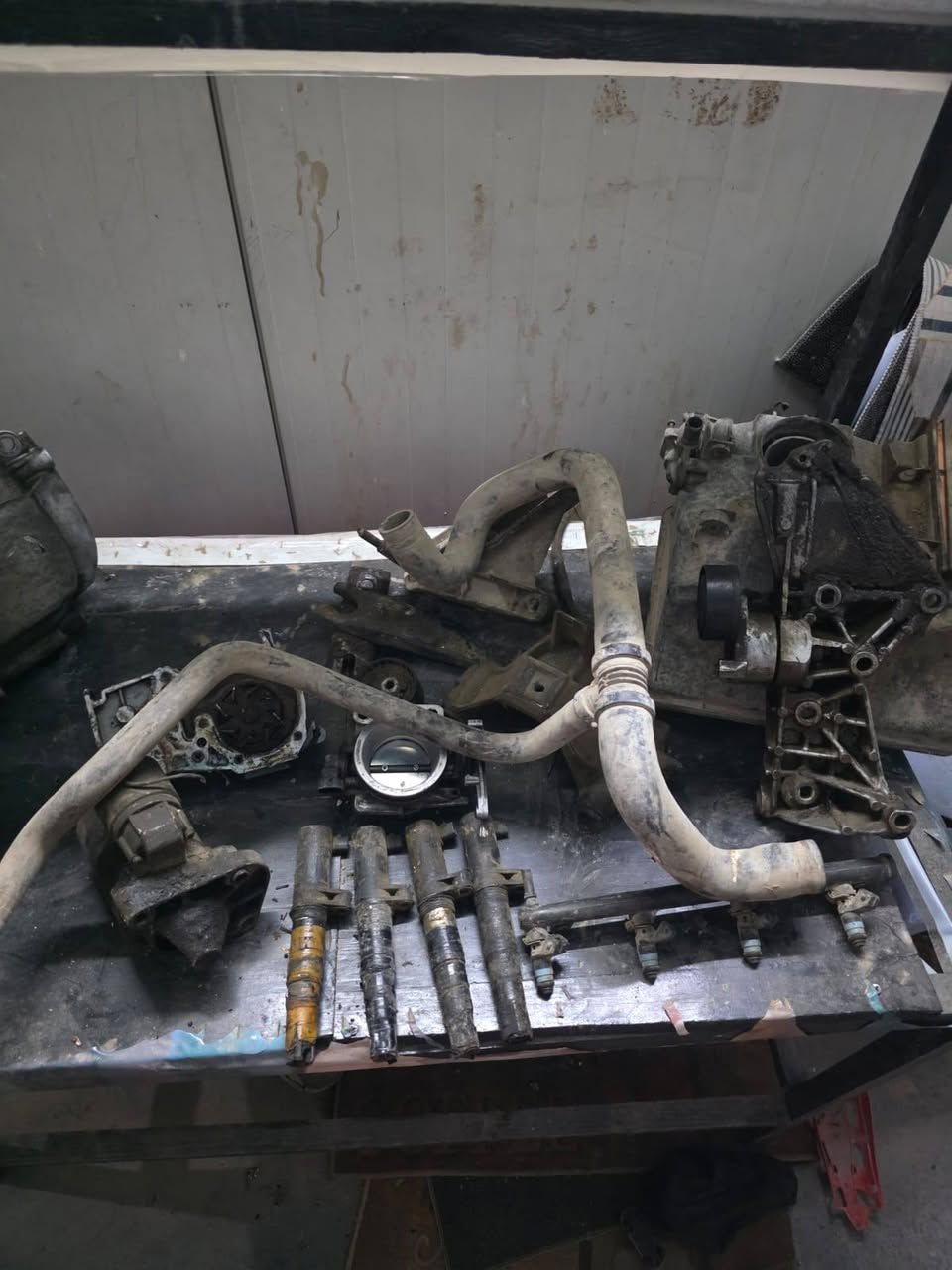 غراض رينو لوكان
واتر بامب 
سلف
نوزلات هنه والمسطره
تخم مجاول 
جويتر 
روله ضعاطه مع القاعده
قاعدة اذان محرك مع دجه كير
قبغ كحرك 
ماشة كلج
عينه وصينيه وبولبرن مستعملات
شوته كامله 
روله قايش تايمكيس
كمبريسر لاطشه
شرط الغراض على الفحص كلهن شغالات 
العنوان بغداد الشعب ***********
