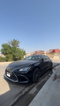 لكزس es350   2022  V6 سلندر  مقاعد كهربائية تدفئة تبريد (جلد)+ ميموري ...